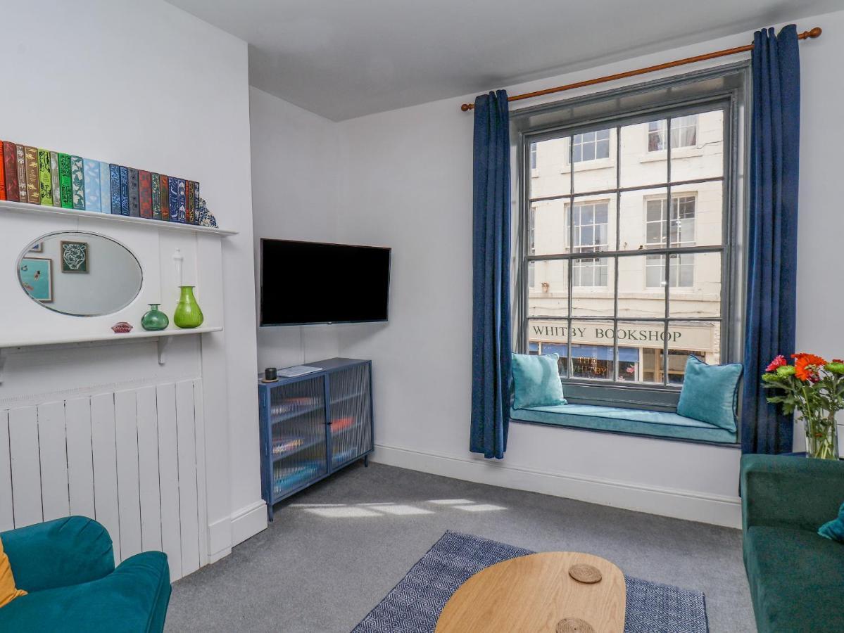 Book House Apartment Уитби Екстериор снимка